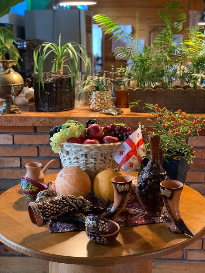 Hotel Tyrol I Restauracja Zycie Gruzji Osielsko Екстер'єр фото