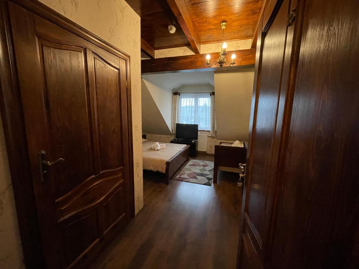 Hotel Tyrol I Restauracja Zycie Gruzji Osielsko Екстер'єр фото