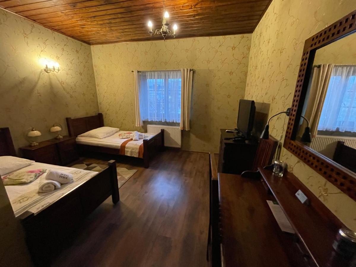 Hotel Tyrol I Restauracja Zycie Gruzji Osielsko Екстер'єр фото