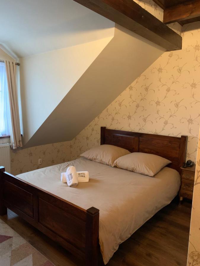 Hotel Tyrol I Restauracja Zycie Gruzji Osielsko Екстер'єр фото