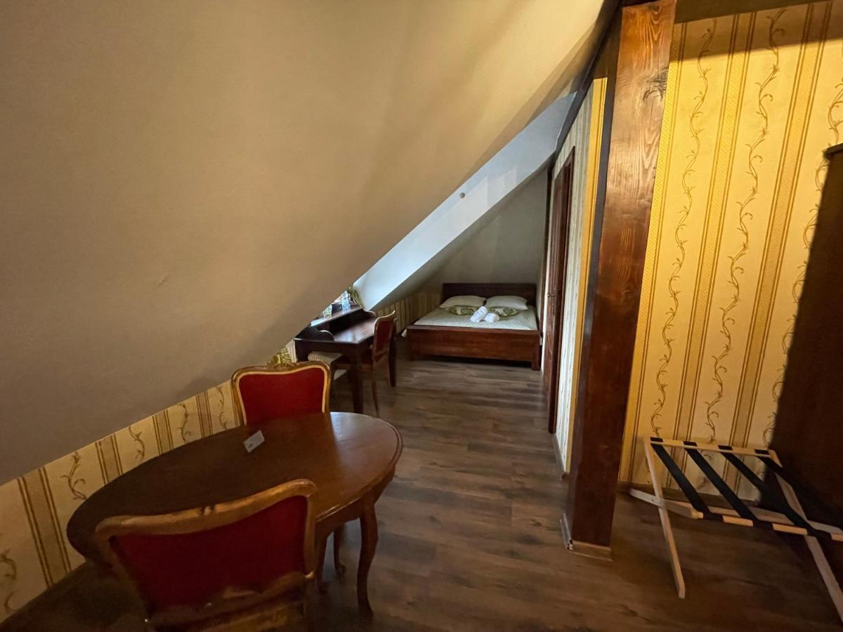 Hotel Tyrol I Restauracja Zycie Gruzji Osielsko Екстер'єр фото