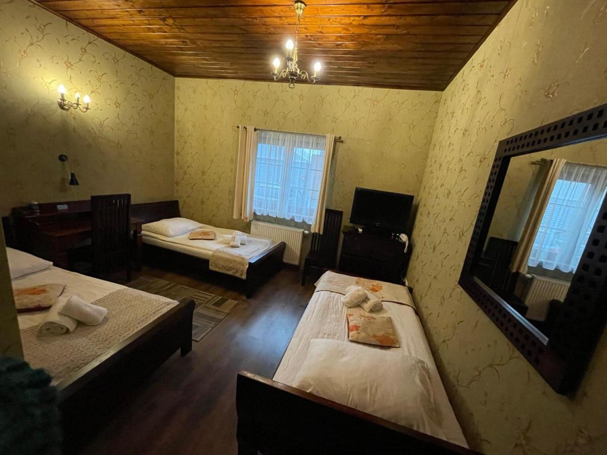 Hotel Tyrol I Restauracja Zycie Gruzji Osielsko Екстер'єр фото