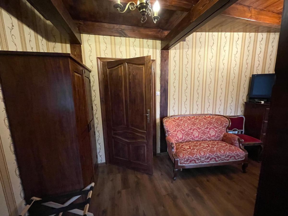 Hotel Tyrol I Restauracja Zycie Gruzji Osielsko Екстер'єр фото