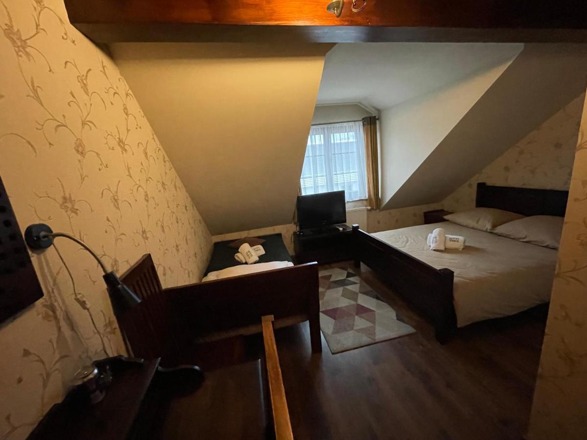 Hotel Tyrol I Restauracja Zycie Gruzji Osielsko Екстер'єр фото