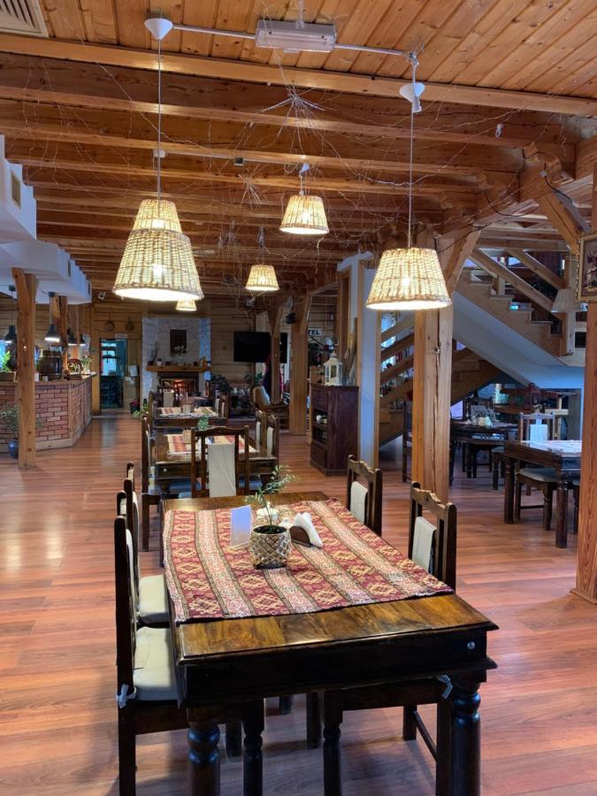 Hotel Tyrol I Restauracja Zycie Gruzji Osielsko Екстер'єр фото
