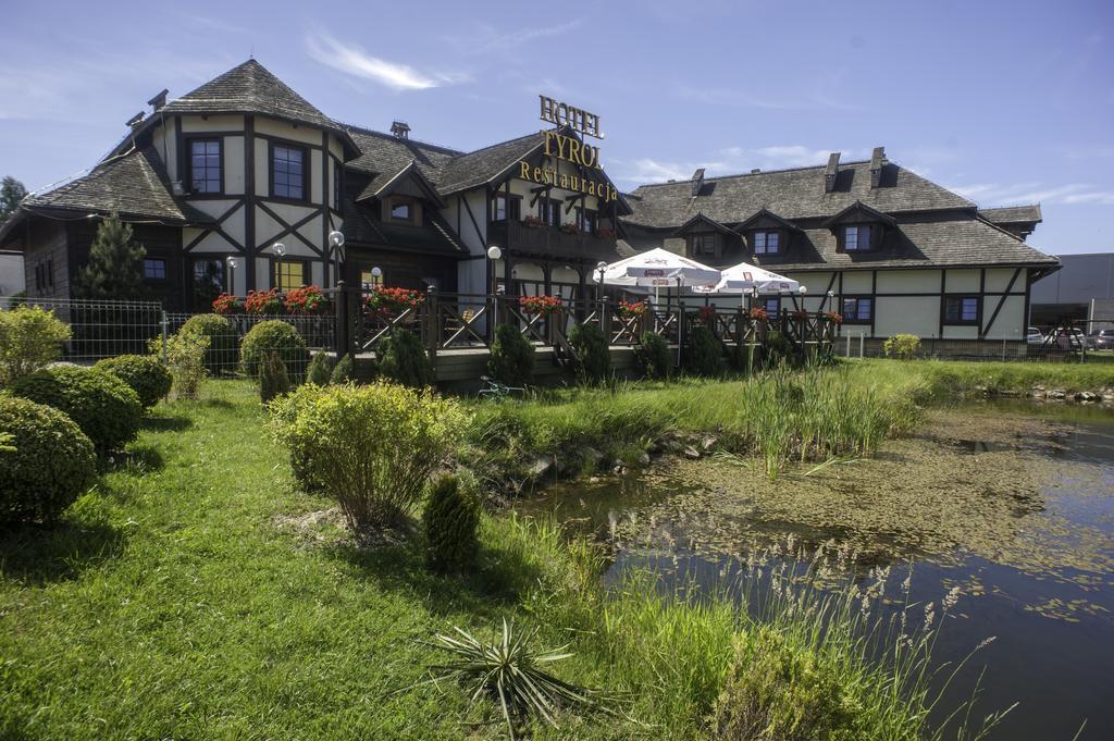 Hotel Tyrol I Restauracja Zycie Gruzji Osielsko Екстер'єр фото